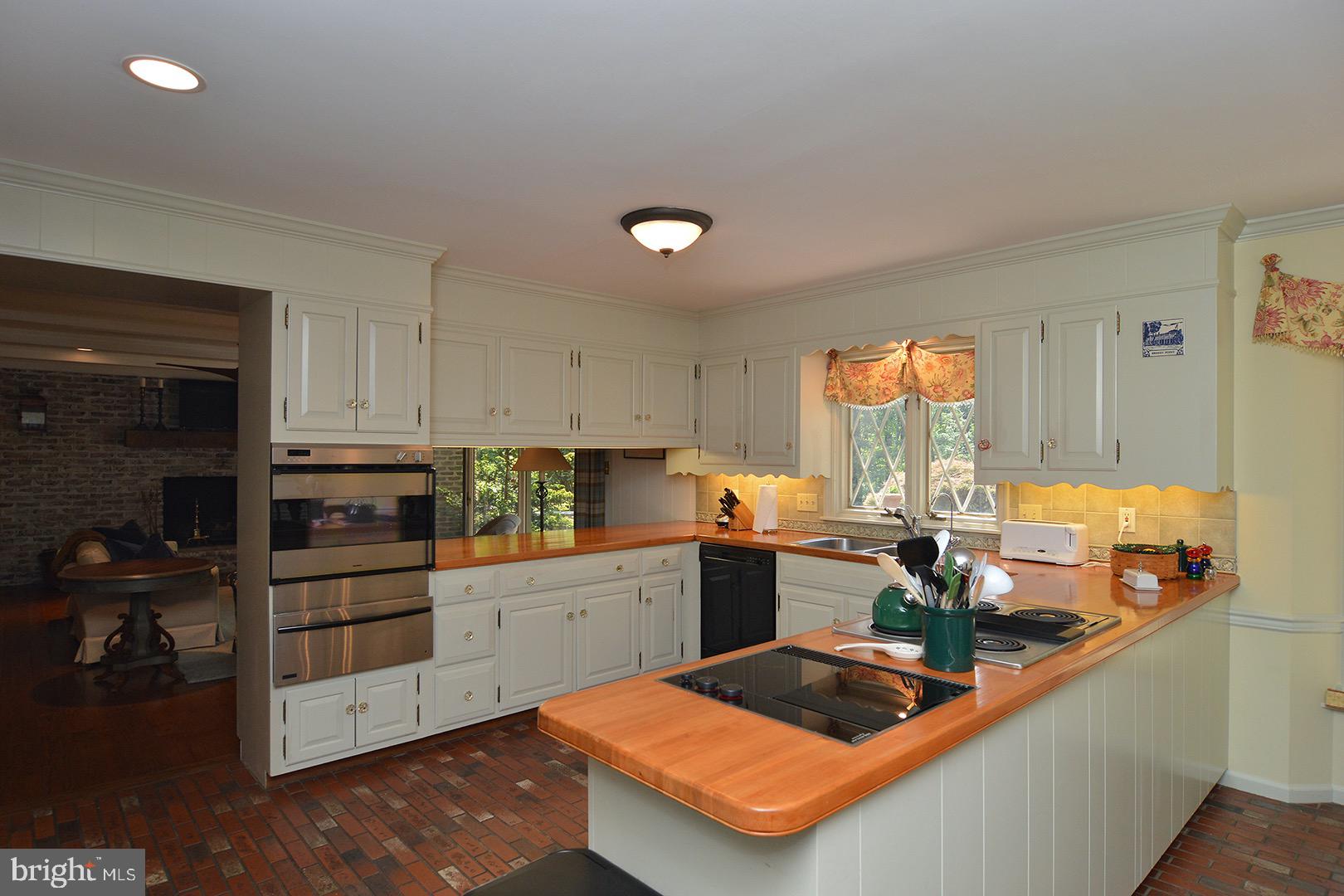 4830 Oley Turnpike Road Reading, PA 19606 - Photo 13 of 51