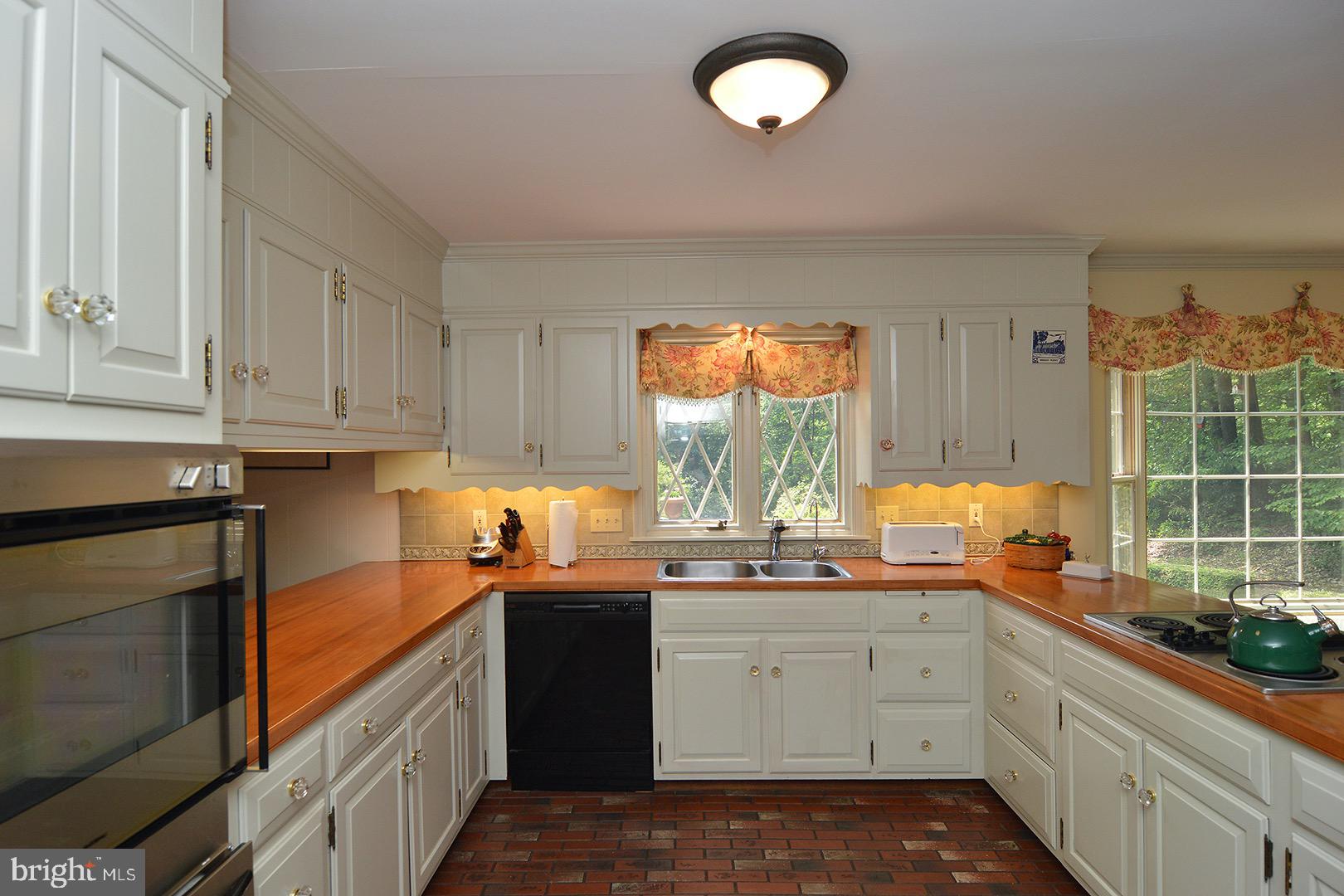 4830 Oley Turnpike Road Reading, PA 19606 - Photo 14 of 51