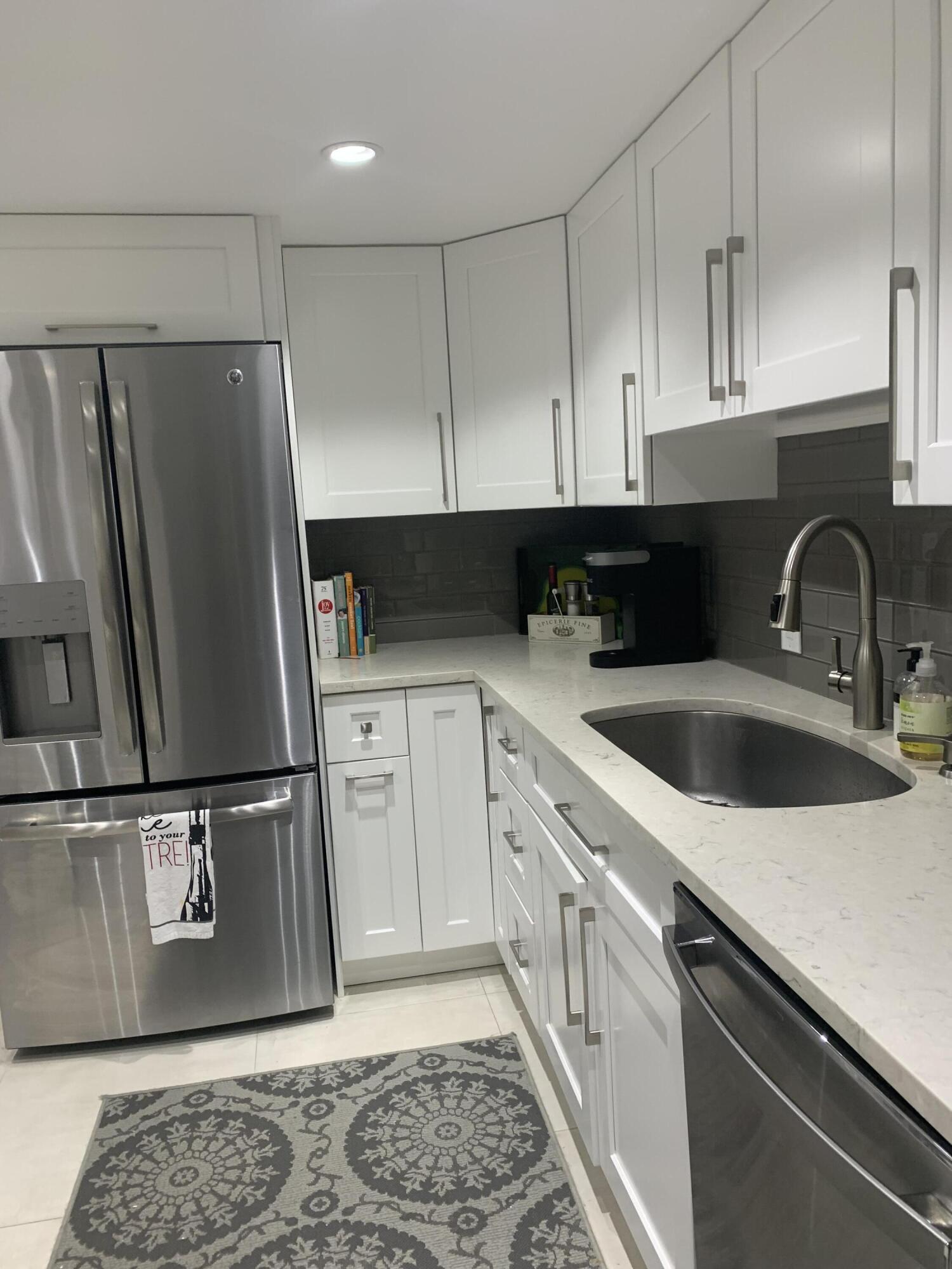 5340 Northwest 2nd Avenue, Unit 229 Boca Raton, FL 33487 - Photo 11 of 50 Kitchen