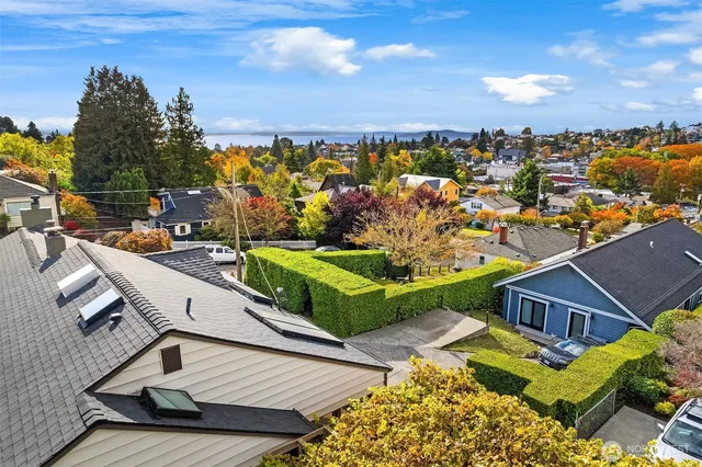 $1,600,000 | 2910 West Smith Street, Seattle, WA 98199