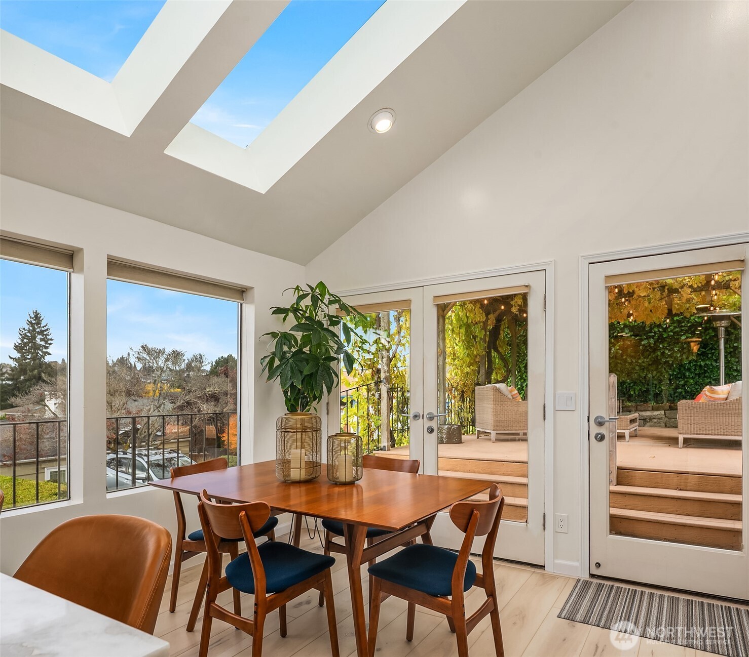 2910 West Smith Street Seattle, WA 98199 - Photo 18 of 40