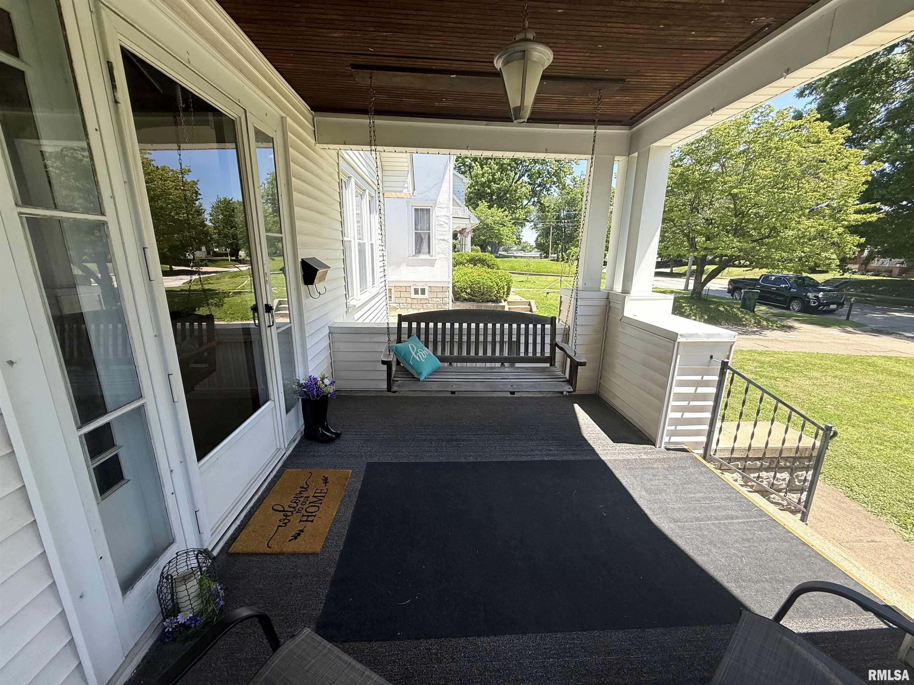 2241 Spring Street Quincy, IL 62301 - Photo 3 of 46
