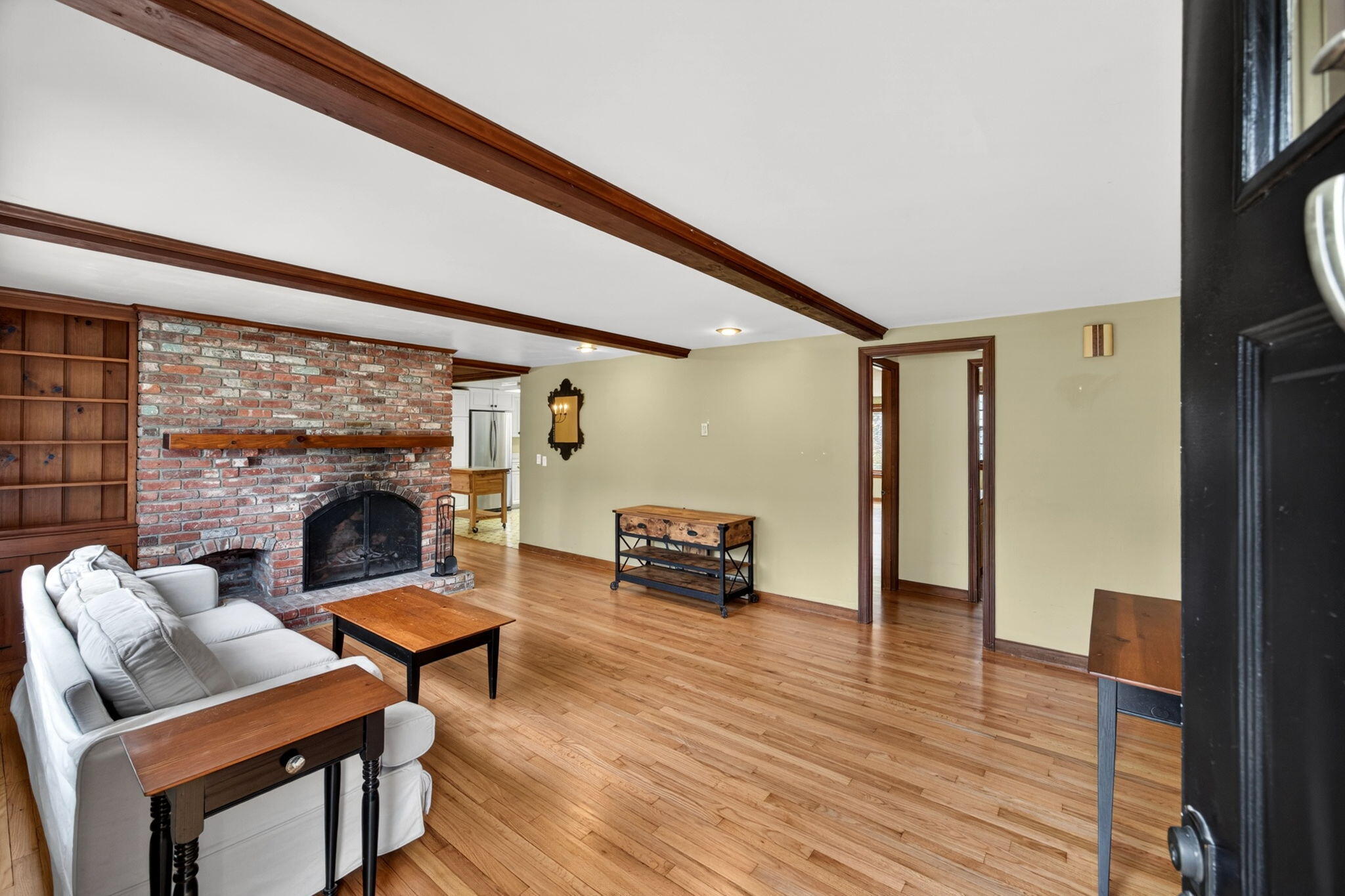 121 Captain Small Road South Yarmouth, MA 02664 - Photo 3 of 27 Front Living Room