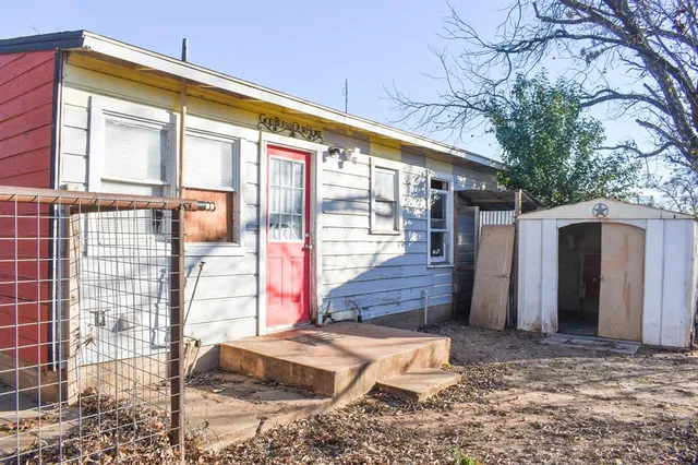 $33,500 | 905 Bee Street, Brady, TX 76825