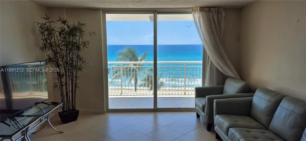 $2,900 | 1051 Hillsboro Mile, Unit 507E, Hillsboro Beach, FL 33064
