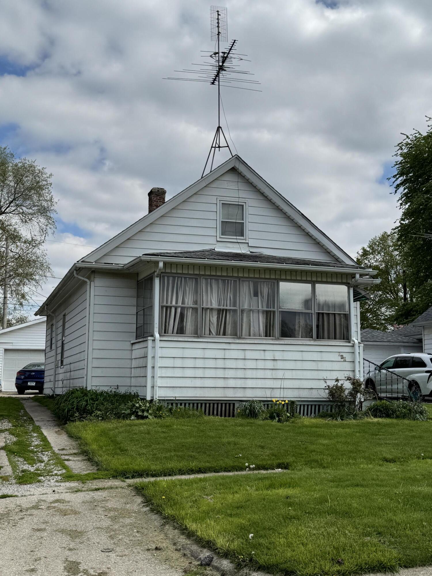 219 Cable Street La Porte, IN 46350 - Photo 2 of 5 1500x2000
