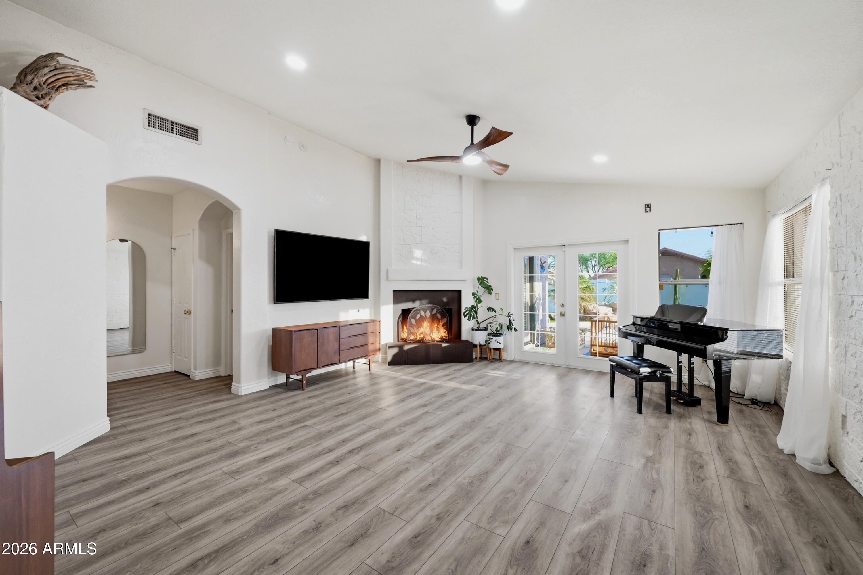 4605 East Jaeger Road Phoenix, AZ 85050 - Photo 9 of 35 13_jaeger_009