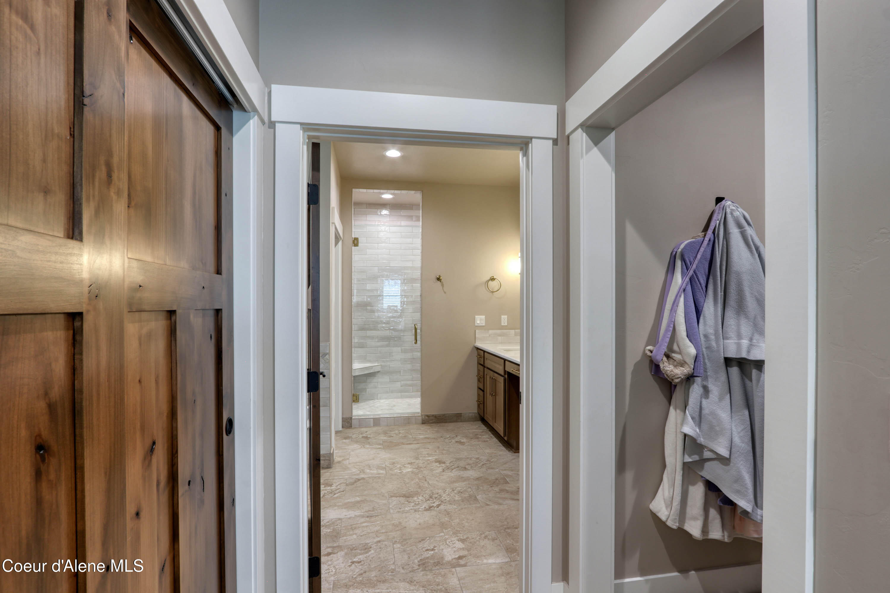 403 Slaveck Dover, ID 83825 - Photo 23 of 55 Master Suite Closets