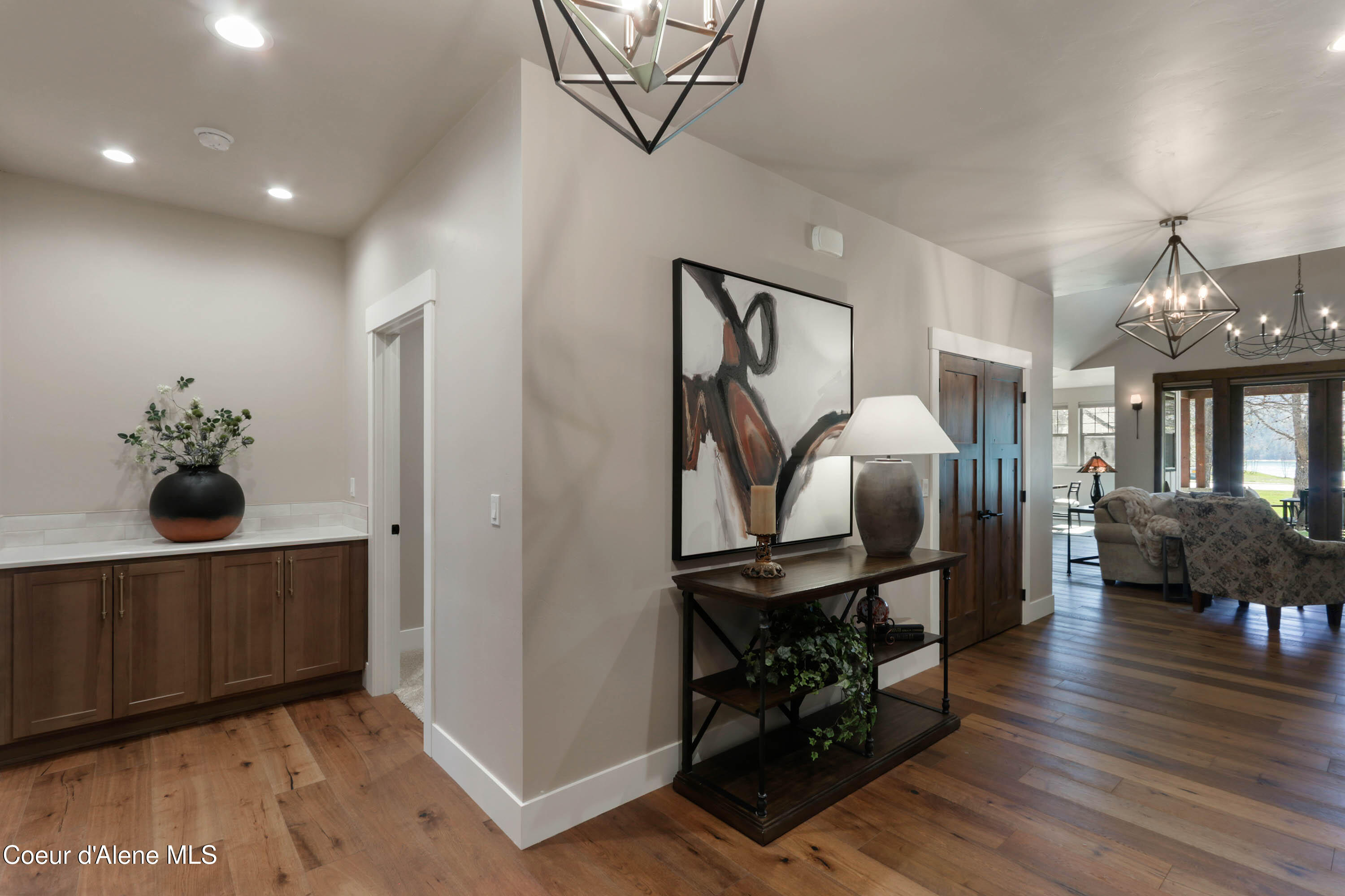 403 Slaveck Dover, ID 83825 - Photo 27 of 55 Entry to Main Living Area
