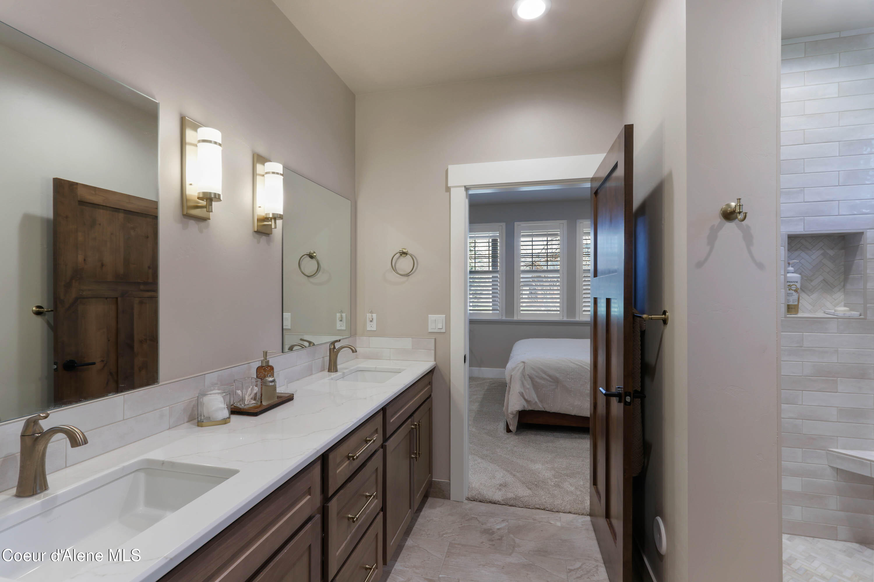 403 Slaveck Dover, ID 83825 - Photo 32 of 55 Bathroom Jack and Jill