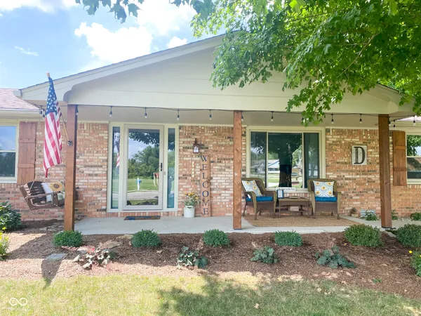 $364,900 | 400 East Water Street, Pendleton, IN 46064