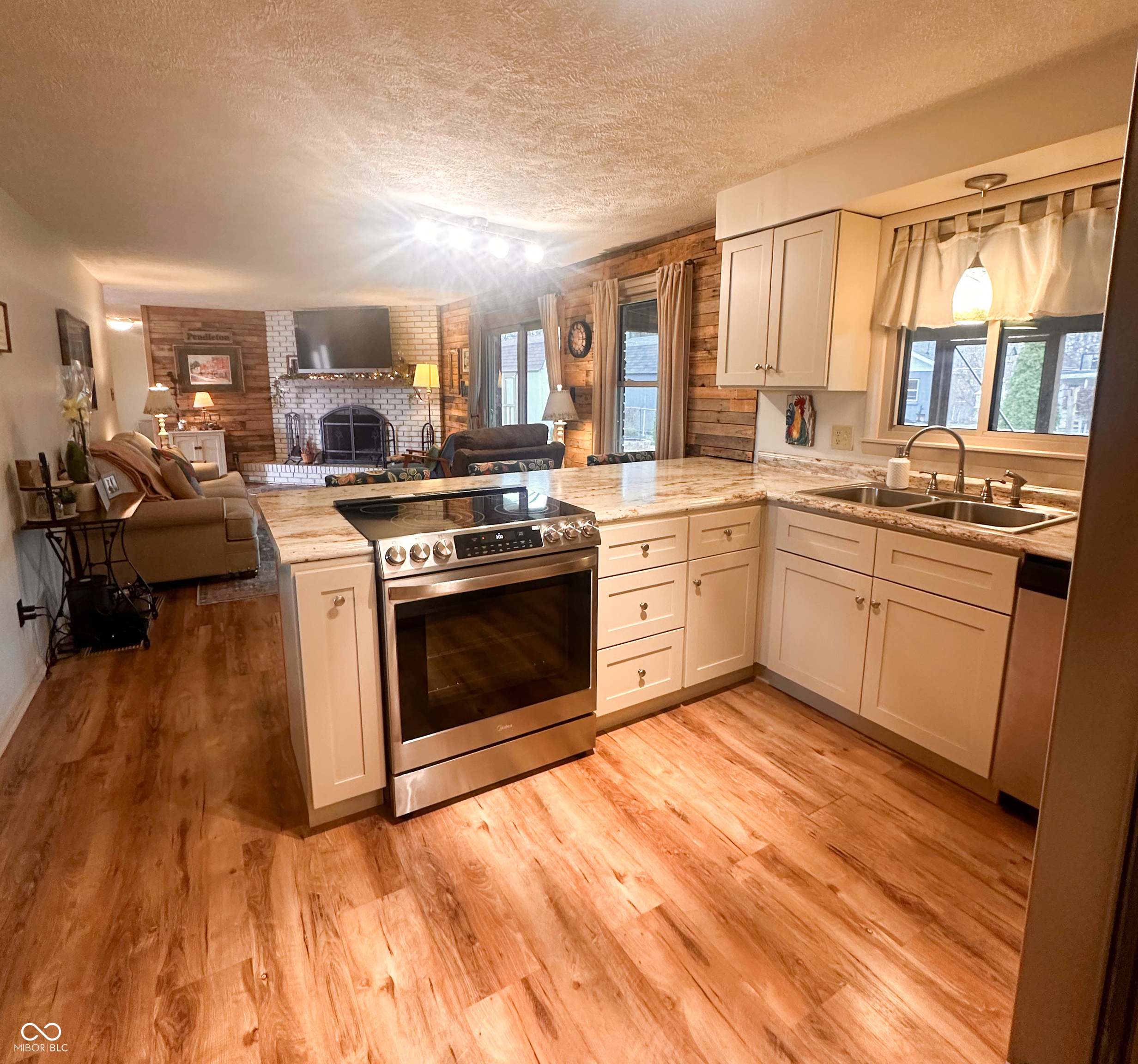 400 East Water Street Pendleton, IN 46064 - Photo 10 of 29
