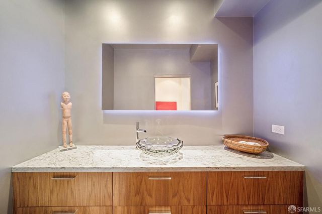 $1,050,000 | 1615 Broadway, Unit 5, Oakland, CA 94612