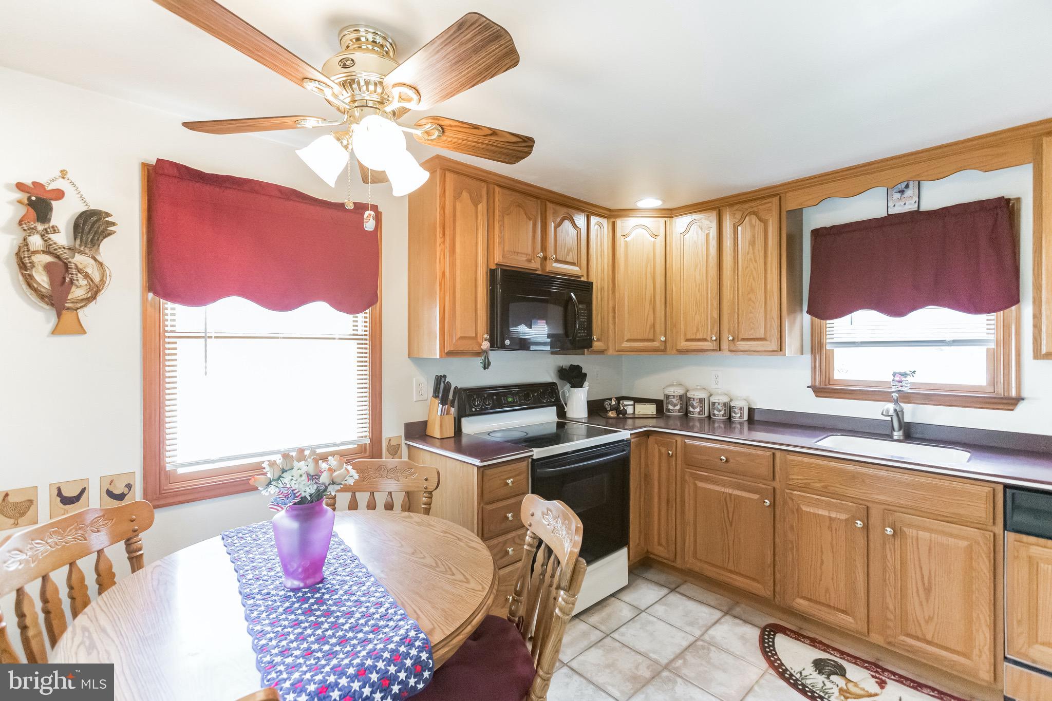 725 Thorndale Road Aldan, PA 19018 - Photo 18 of 30 Eat in Kitchen