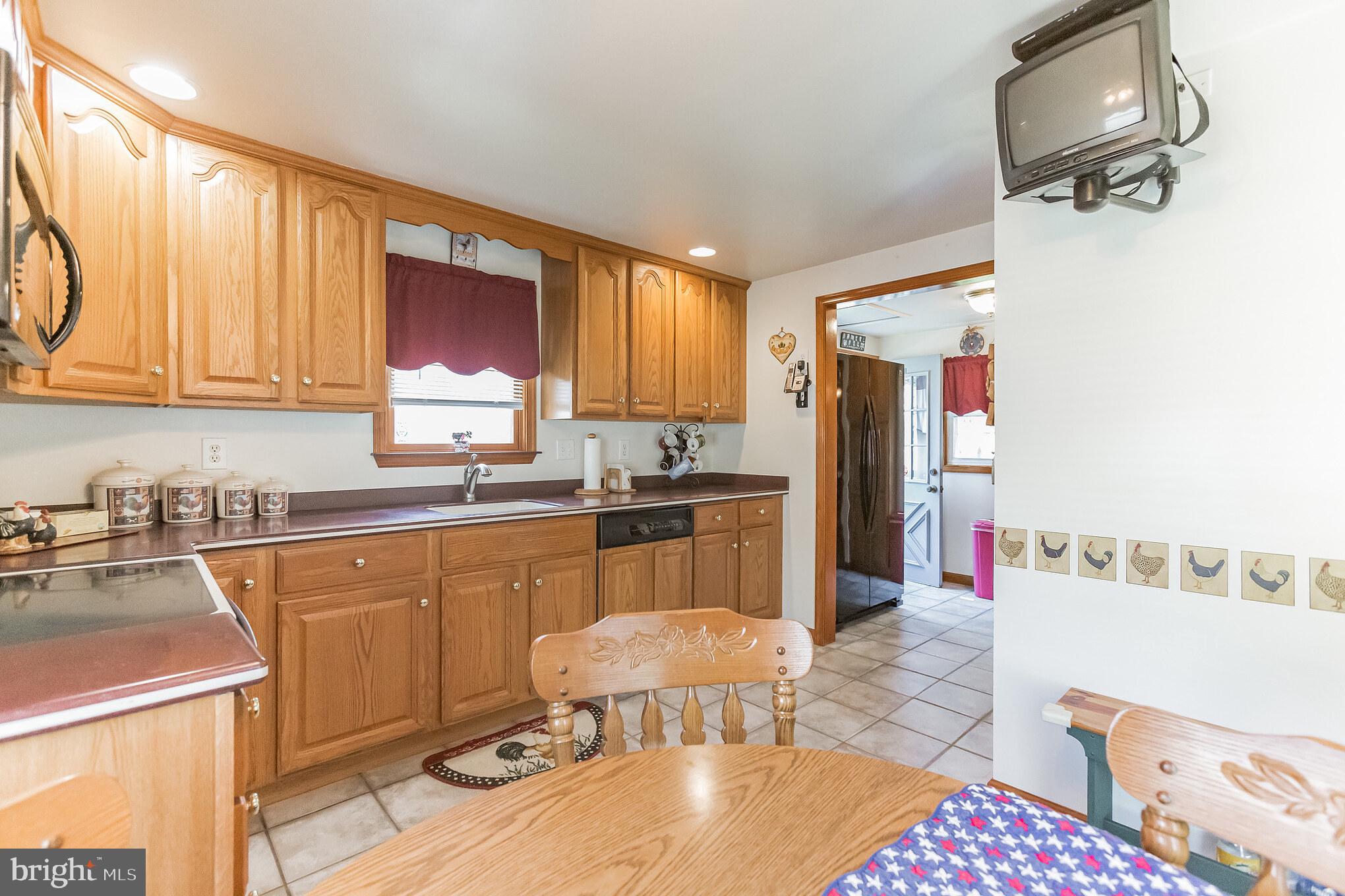 725 Thorndale Road Aldan, PA 19018 - Photo 19 of 30 Kitchen