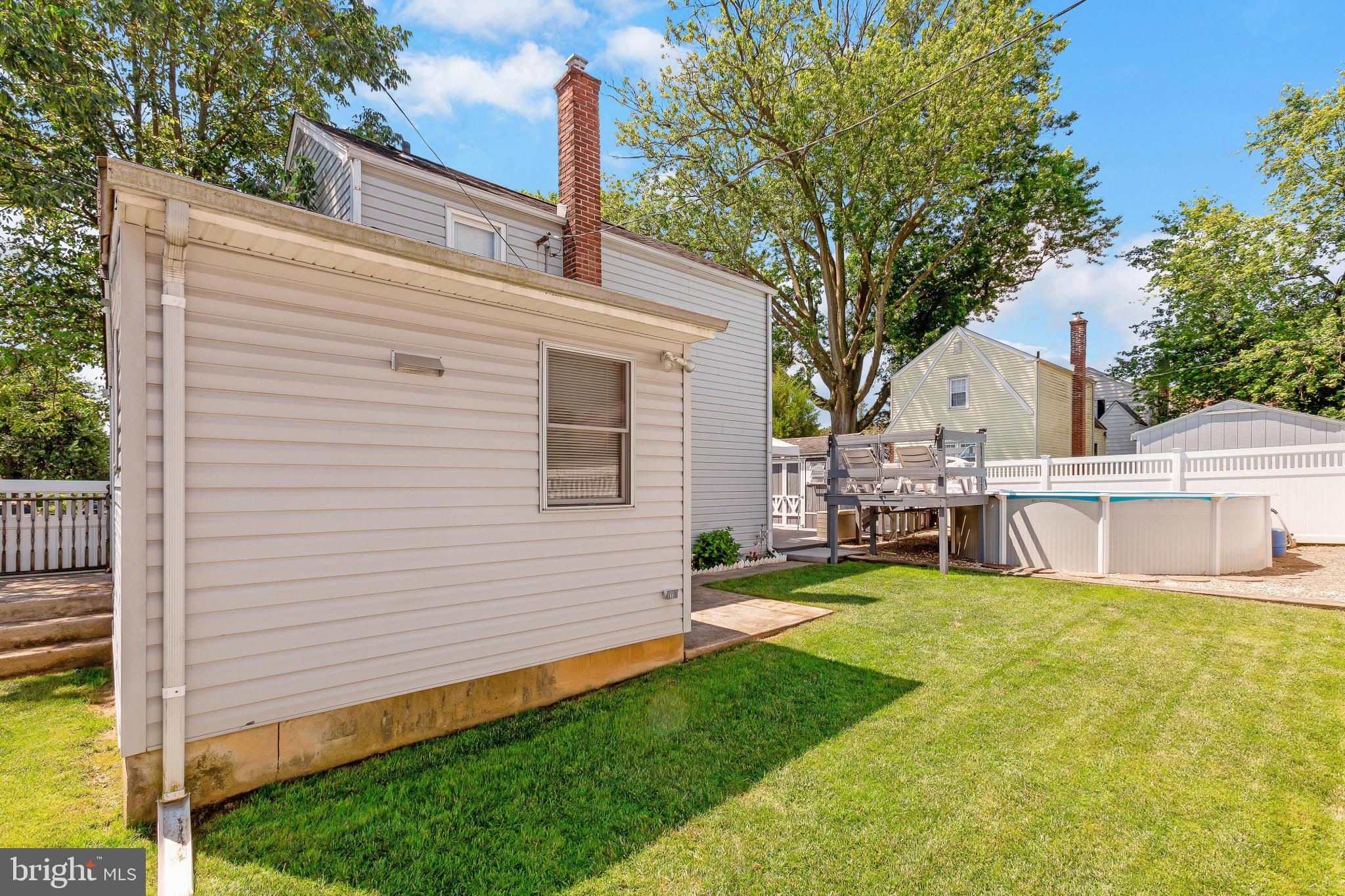 725 Thorndale Road Aldan, PA 19018 - Photo 29 of 30 This yard though!