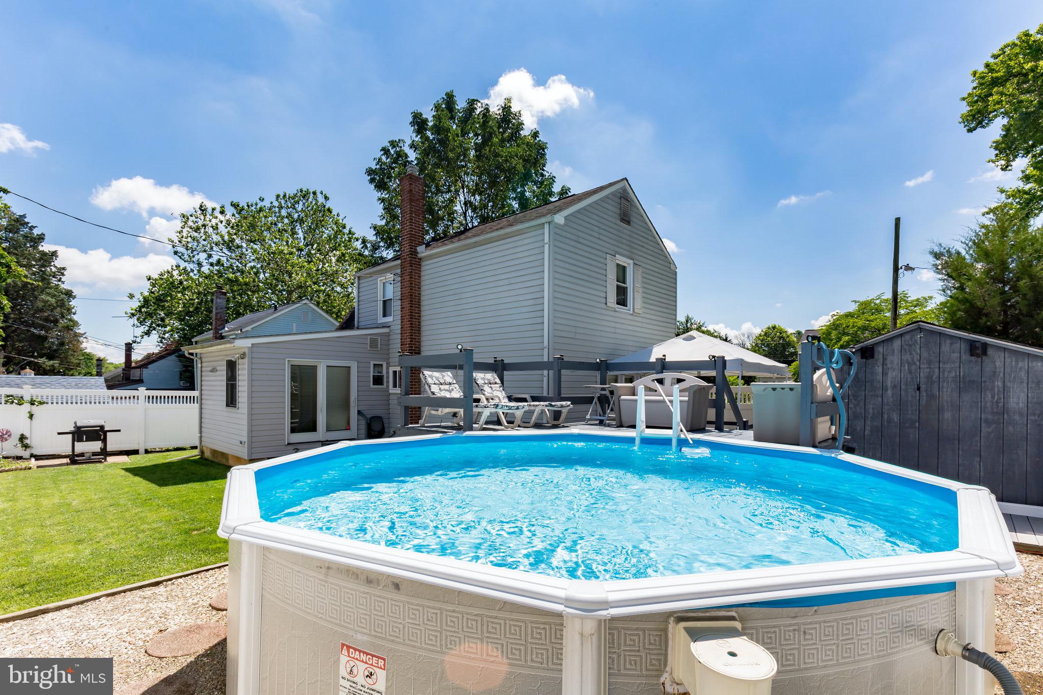 725 Thorndale Road Aldan, PA 19018 - Photo 5 of 30 Make a splash