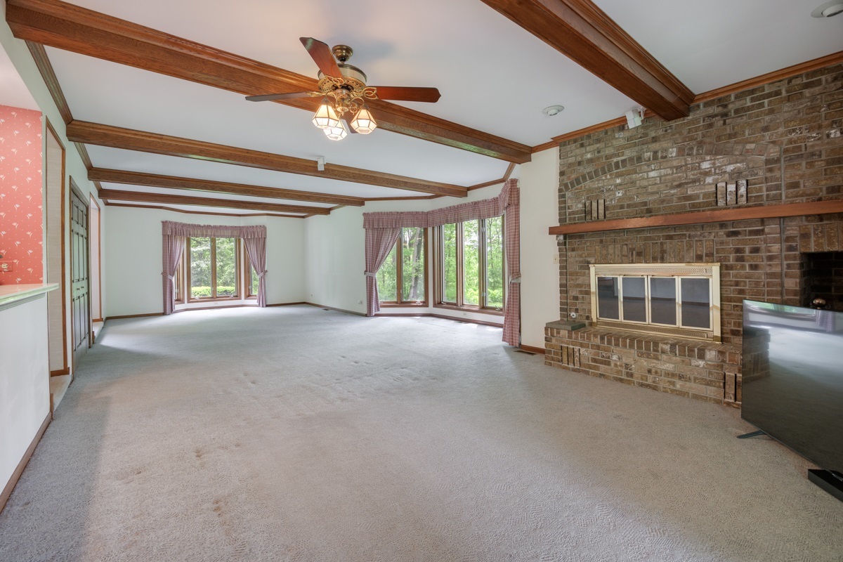 8N258 Brierwood Road Elgin, IL 60124 - Photo 8 of 43