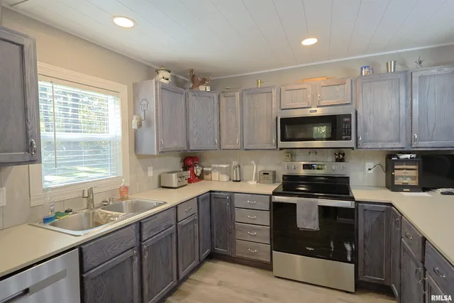 $197,000 | 1629 Firewood Lane, Centralia, IL 62801