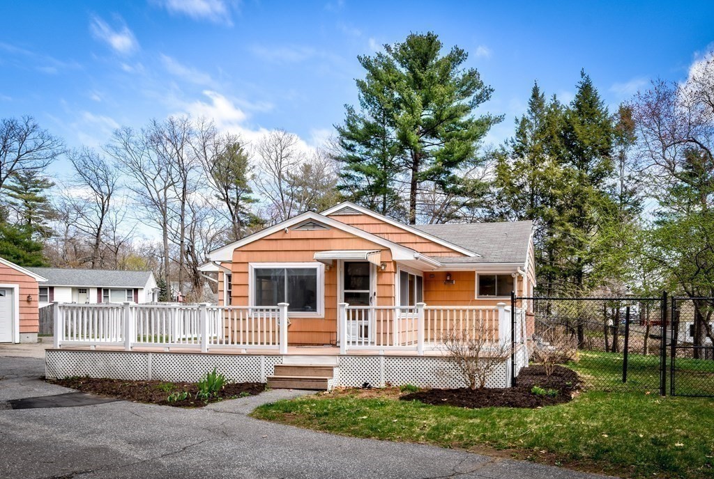 592 Main Street Hudson, MA 01749 - Photo 3 of 25 Gallery Image 3