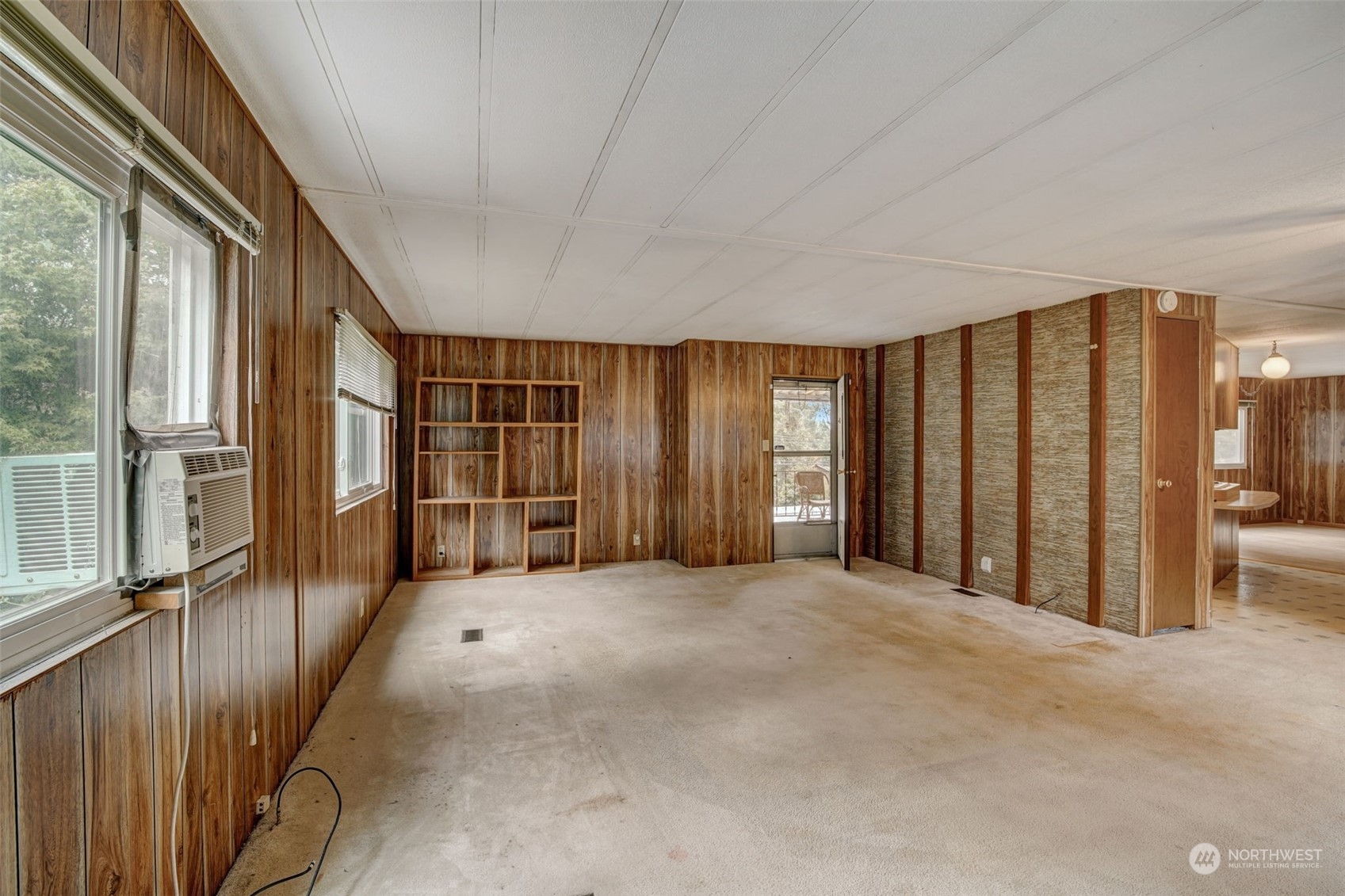 23708 Locust Way, Unit 28A Bothell, WA 98021 - Photo 11 of 40 a view of an empty room with a window