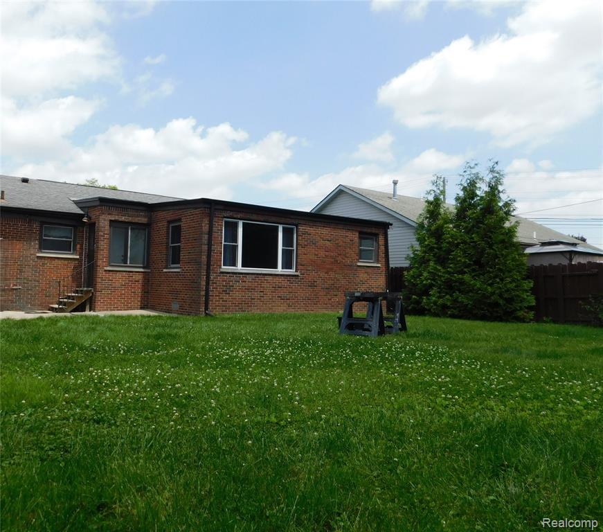 16740 College Fraser, MI 48026 - Photo 25 of 28