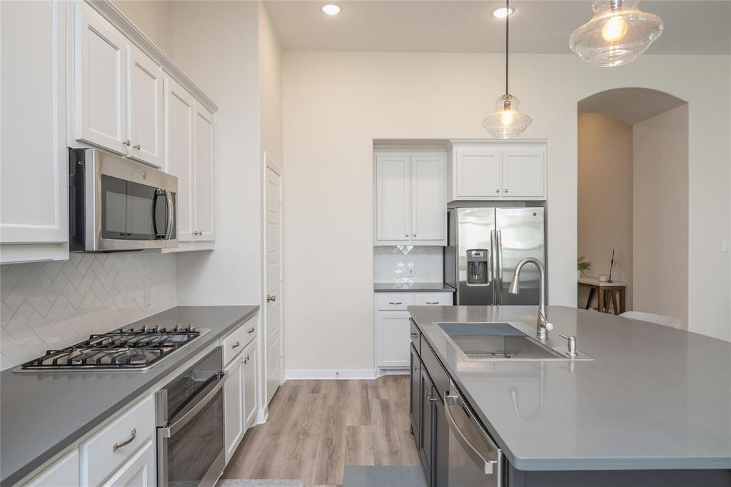 904 Nuthatch Court Argyle, TX 76226 - Photo 4 of 13