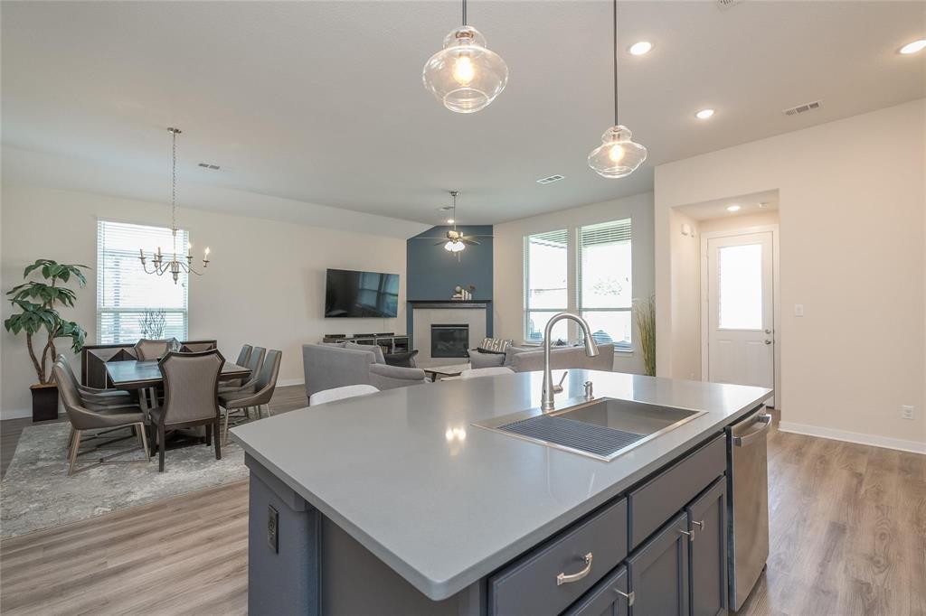 904 Nuthatch Court Argyle, TX 76226 - Photo 5 of 13