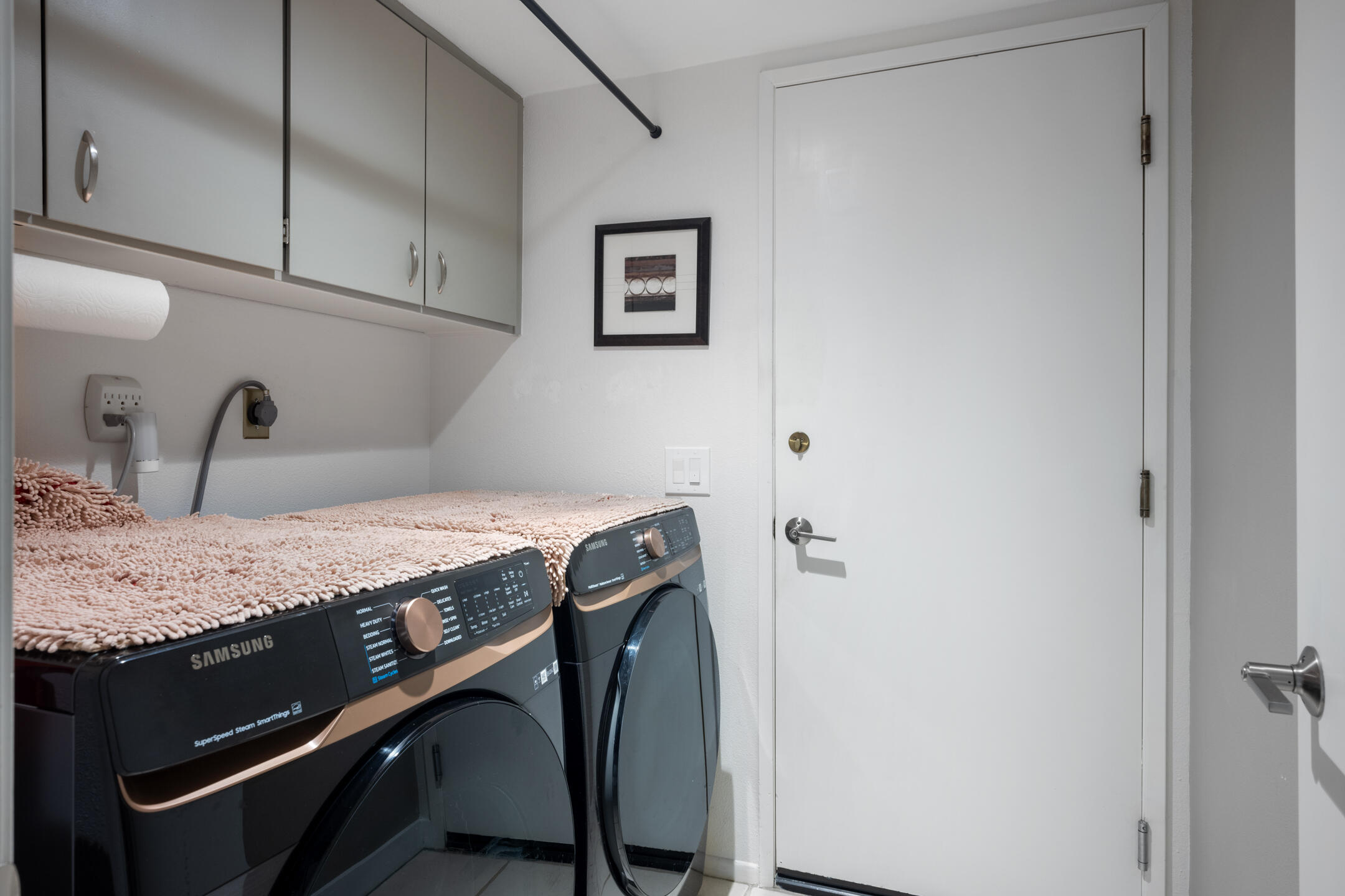 68640 Calle Mancha Cathedral City, CA 92234 - Photo 35 of 54 a bedroom with a bed and a sink