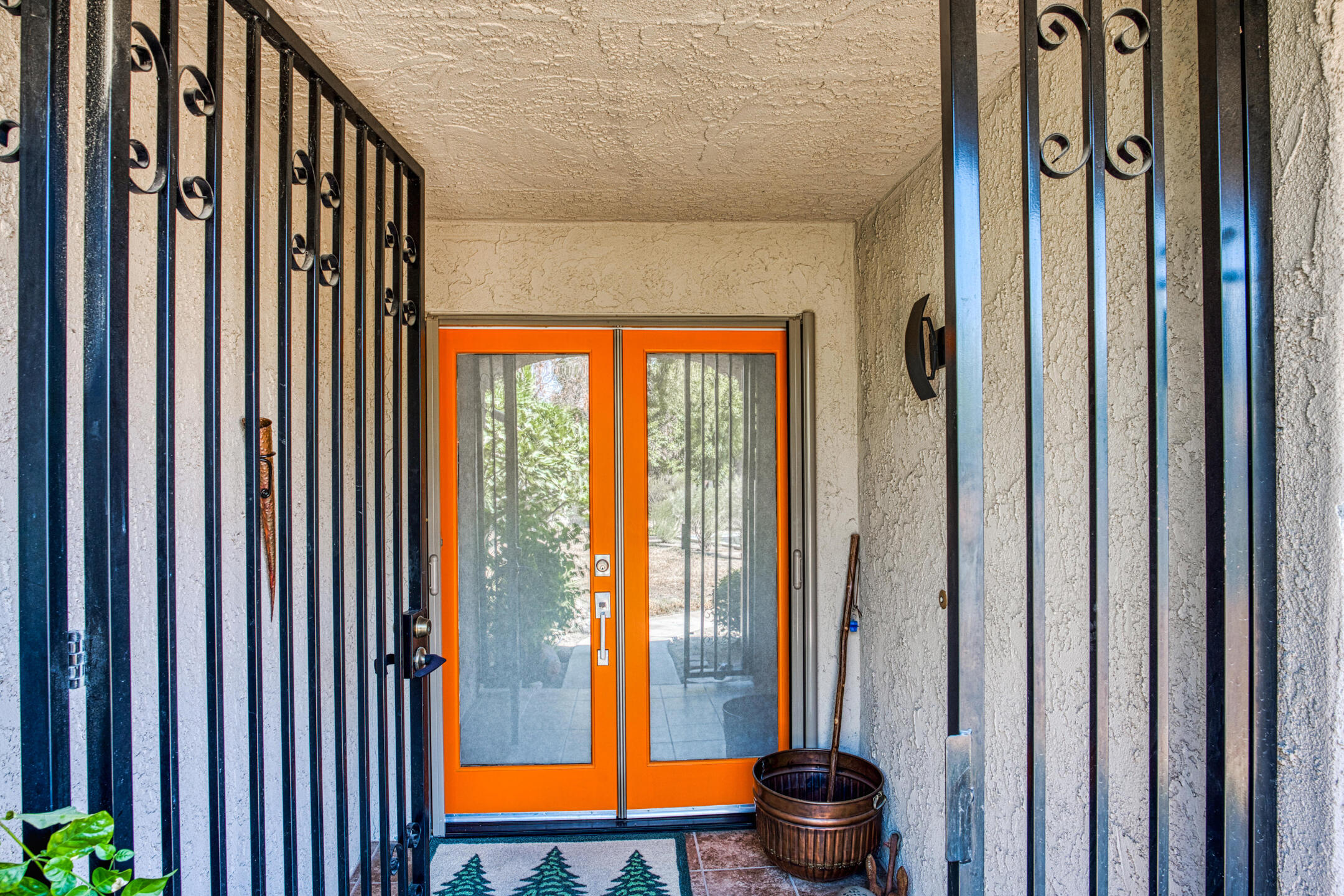 68640 Calle Mancha Cathedral City, CA 92234 - Photo 5 of 54 a view of a bathroom with a window