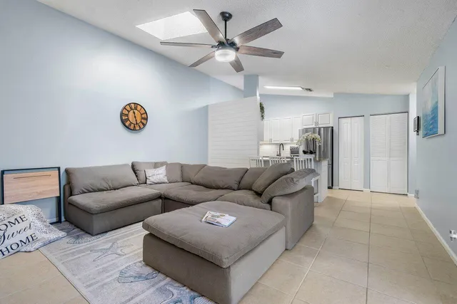 $2,500 | 1106 Hyacinth Place, Wellington, FL 33414