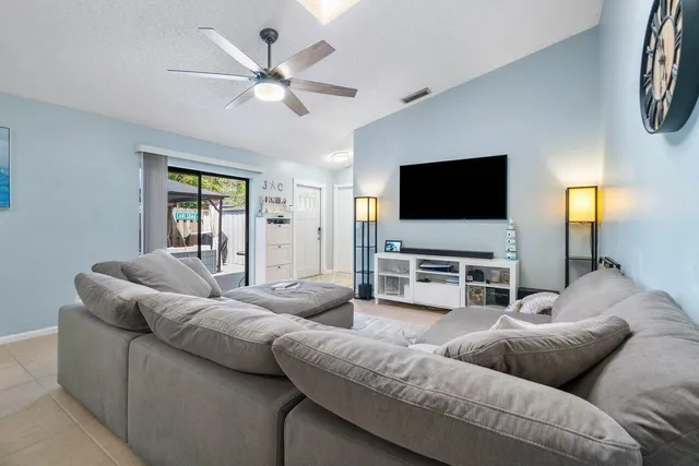 $2,500 | 1106 Hyacinth Place, Wellington, FL 33414