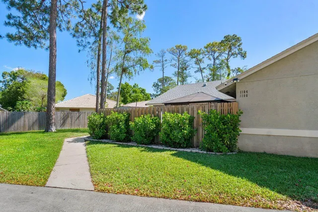 $2,500 | 1106 Hyacinth Place, Wellington, FL 33414