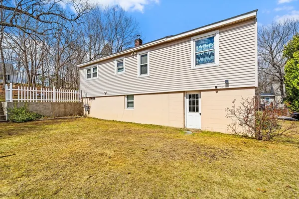 $409,900 | 18 Mt Carmel Street, Fitchburg, MA 01420