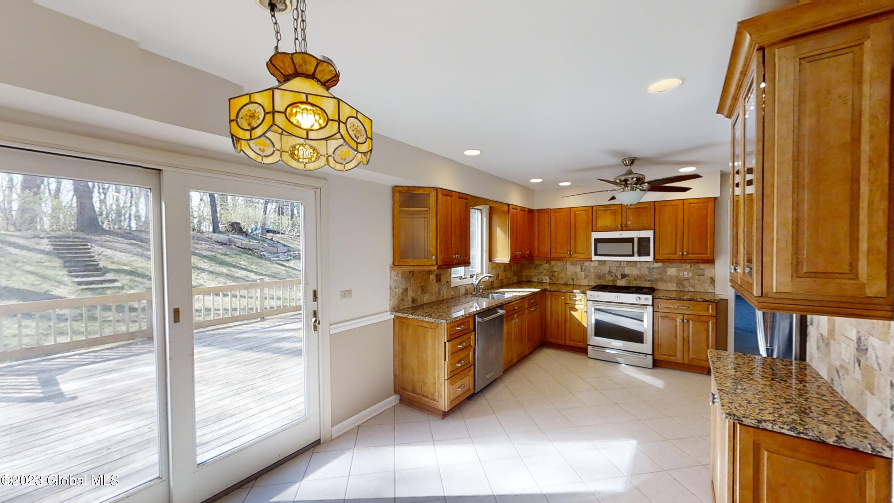 21 Maple Ridge Ballston Lake, NY 12019 - Photo 14 of 50 21-Maple-ridge-04212023_052600