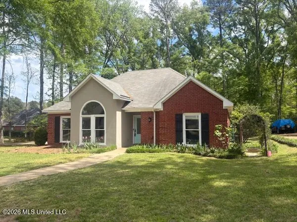 $285,000 | 320 Woodrun Drive, Ridgeland, MS 39157