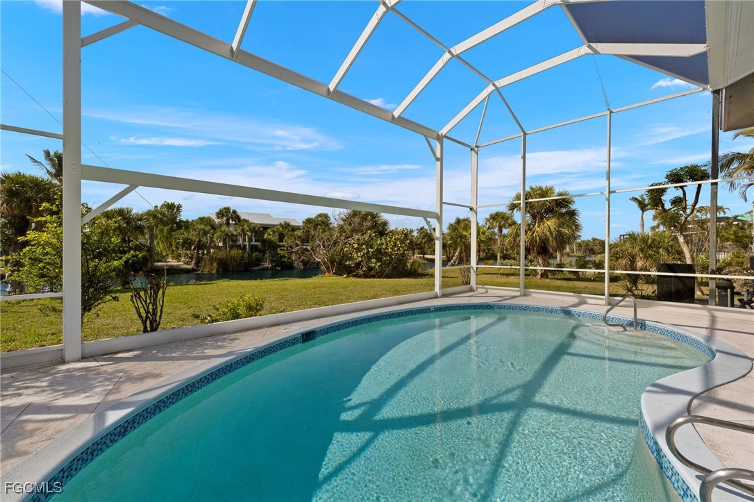 673 East Rocks Drive Sanibel, FL 33957 - Photo 32 of 45