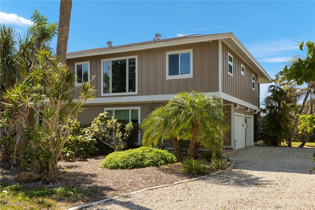 673 East Rocks Drive Sanibel, FL 33957 - Photo 4 of 45