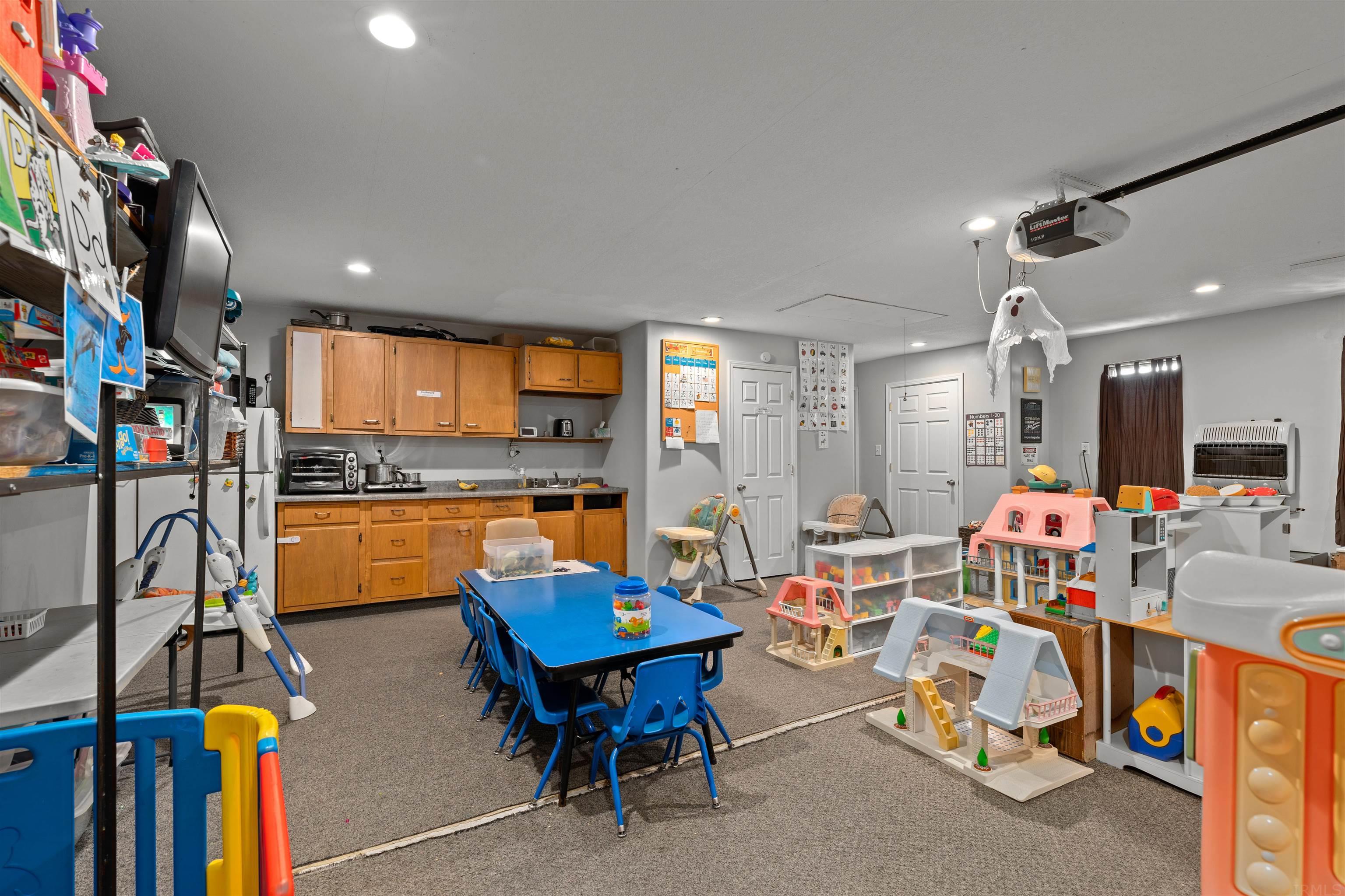 9002 Johnson Road Fort Wayne, IN 46818 - Photo 13 of 17