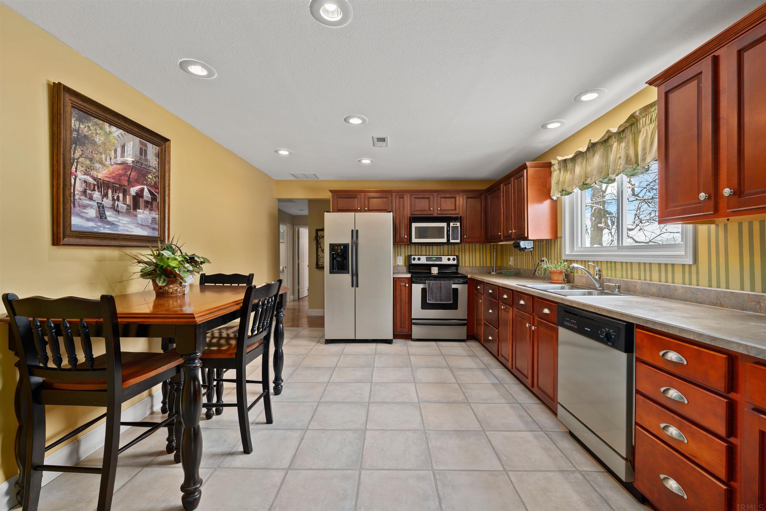 9002 Johnson Road Fort Wayne, IN 46818 - Photo 4 of 17