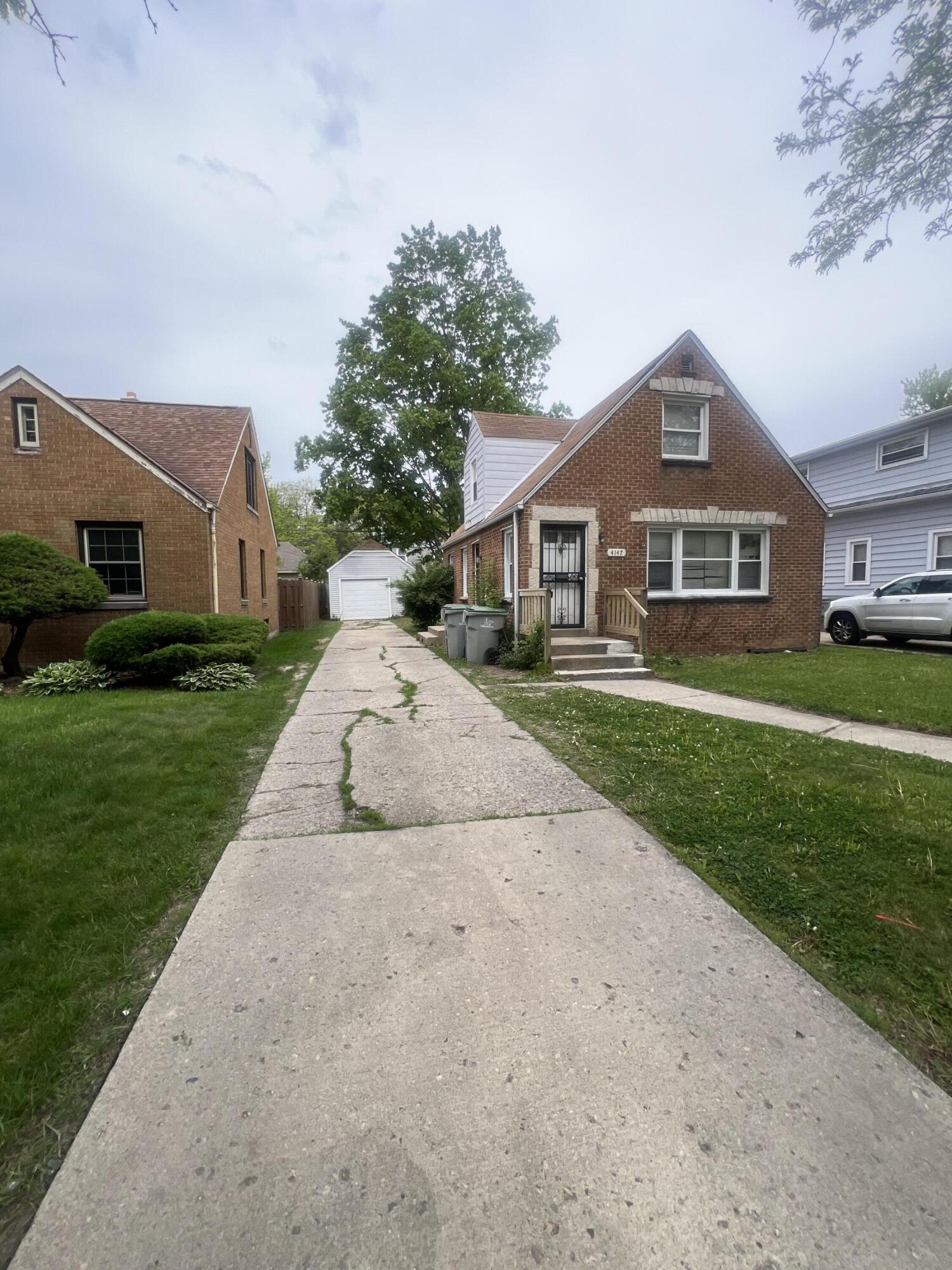 4147 North 39th Street Milwaukee, WI 53216 - Photo 2 of 32 walkthrough-photo-2