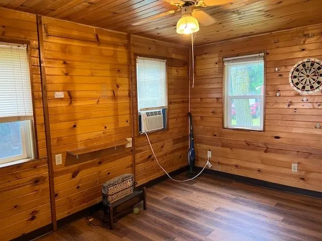 $75,000 | 164 McGregor Heights Road, Mcgregor, IA 52157