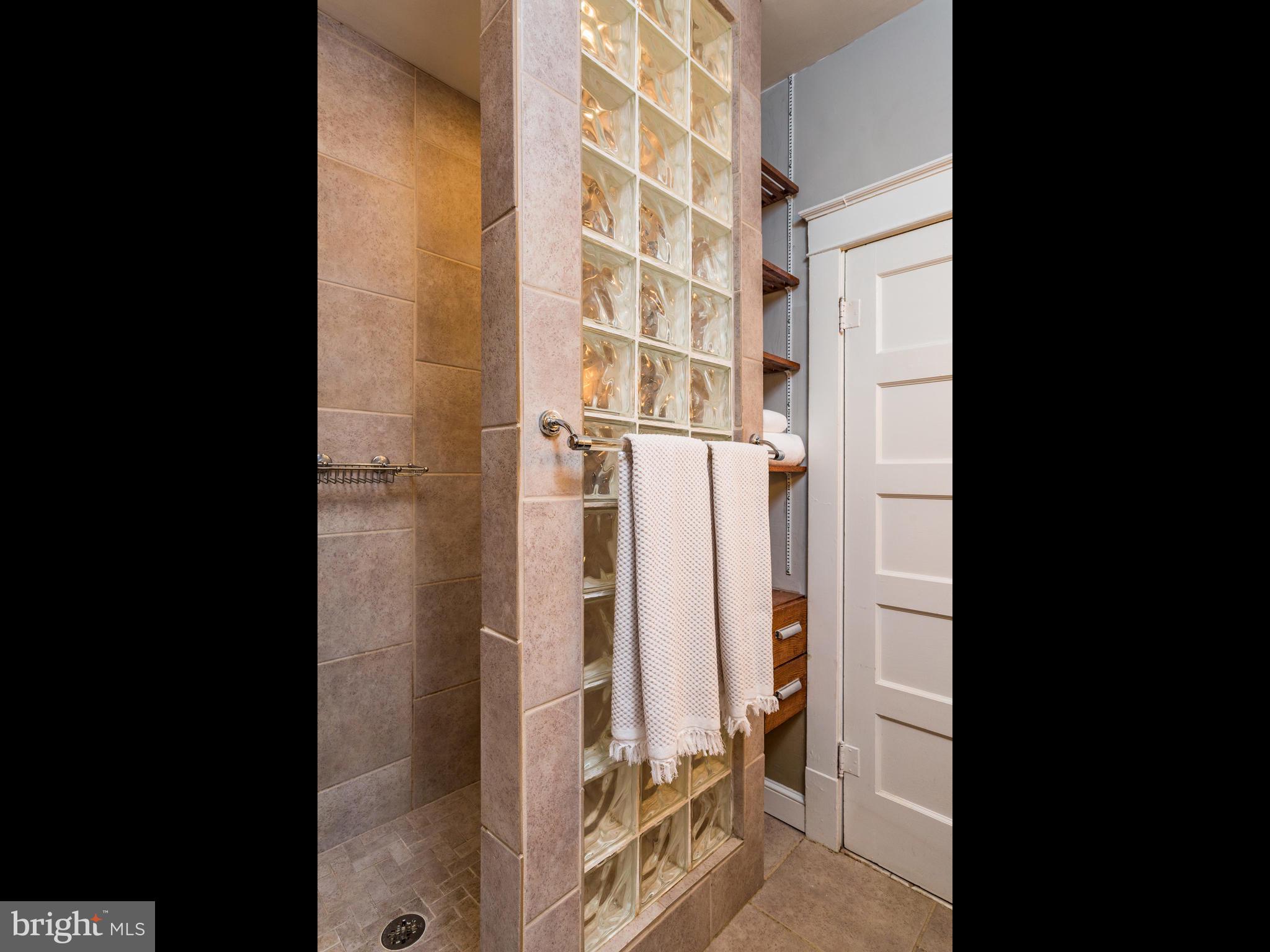1217 Russell Road Alexandria, VA 22301 - Photo 18 of 30 Bath