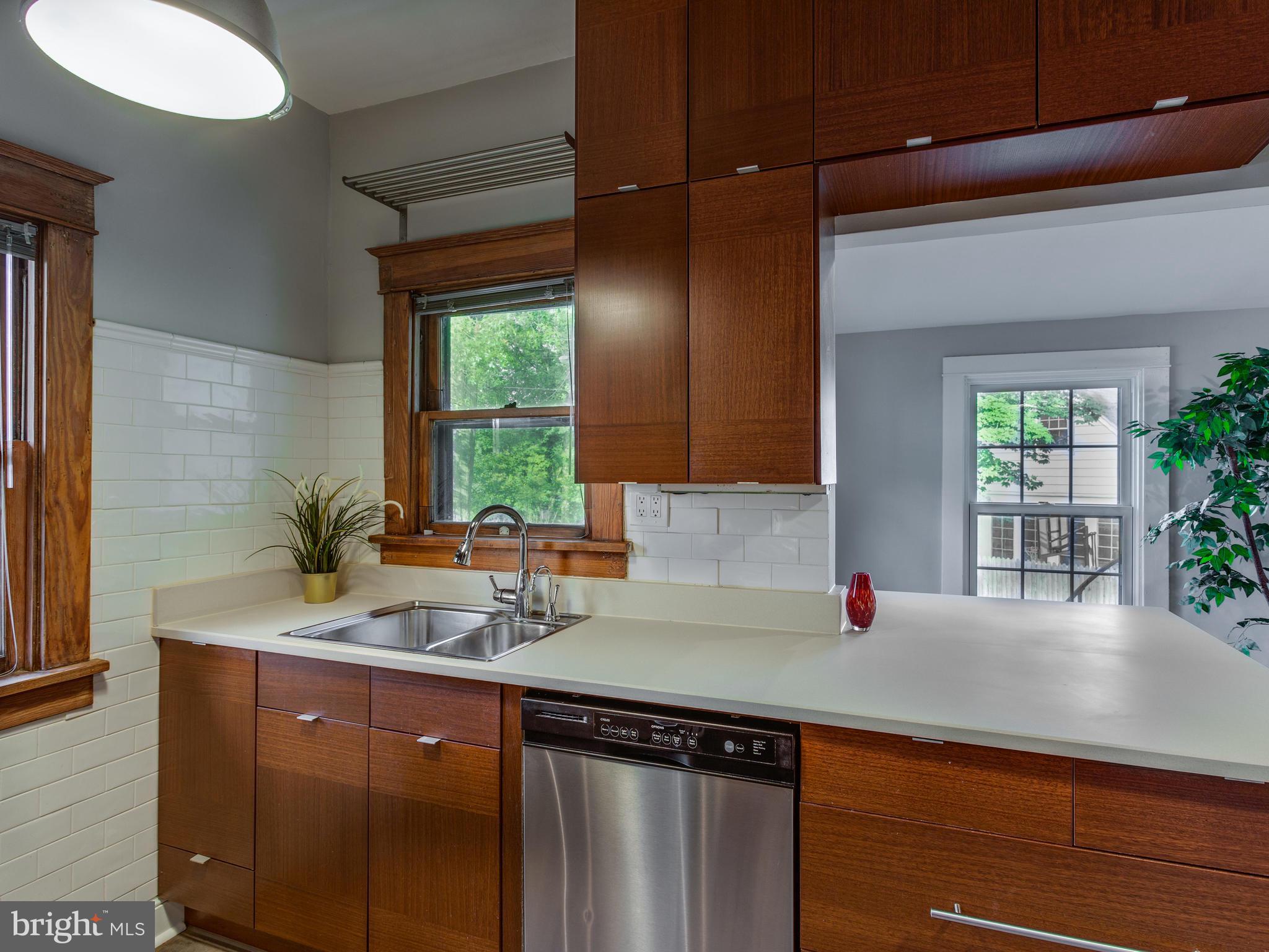 1217 Russell Road Alexandria, VA 22301 - Photo 3 of 30 Kitchen