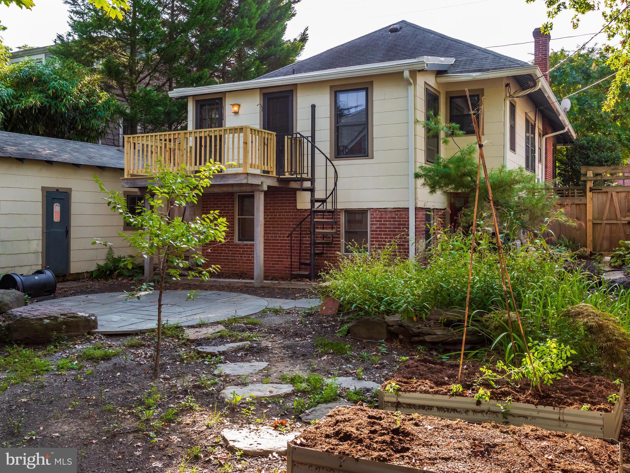 1217 Russell Road Alexandria, VA 22301 - Photo 29 of 30 Exterior (Rear)