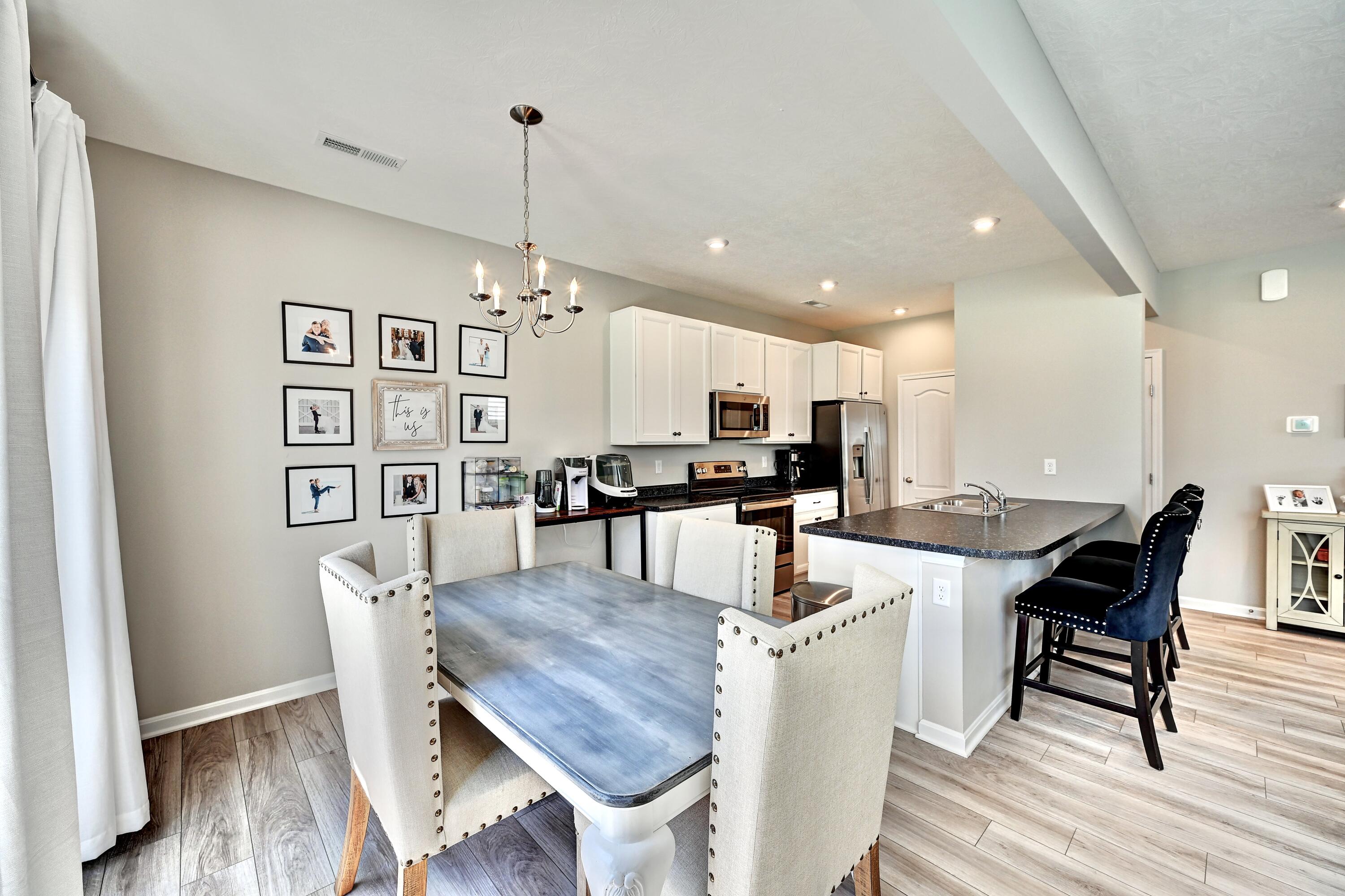 2260 Piazza Ridge Covington, KY 41017 - Photo 6 of 33 DSC_5946_47_48_49_50Interior01
