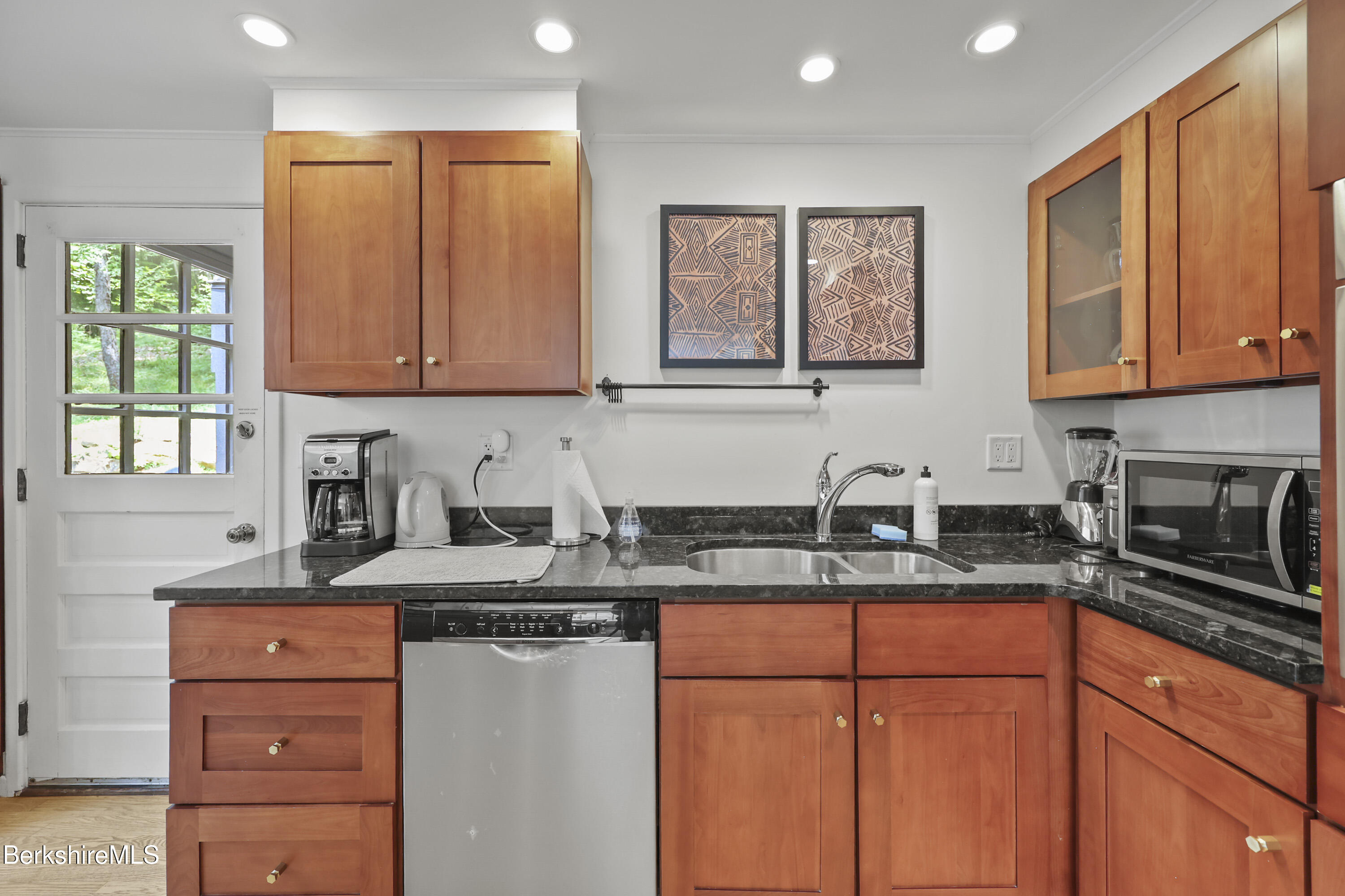 85 Pixley Road Great Barrington, MA 01230 - Photo 8 of 44 40 Kitchen