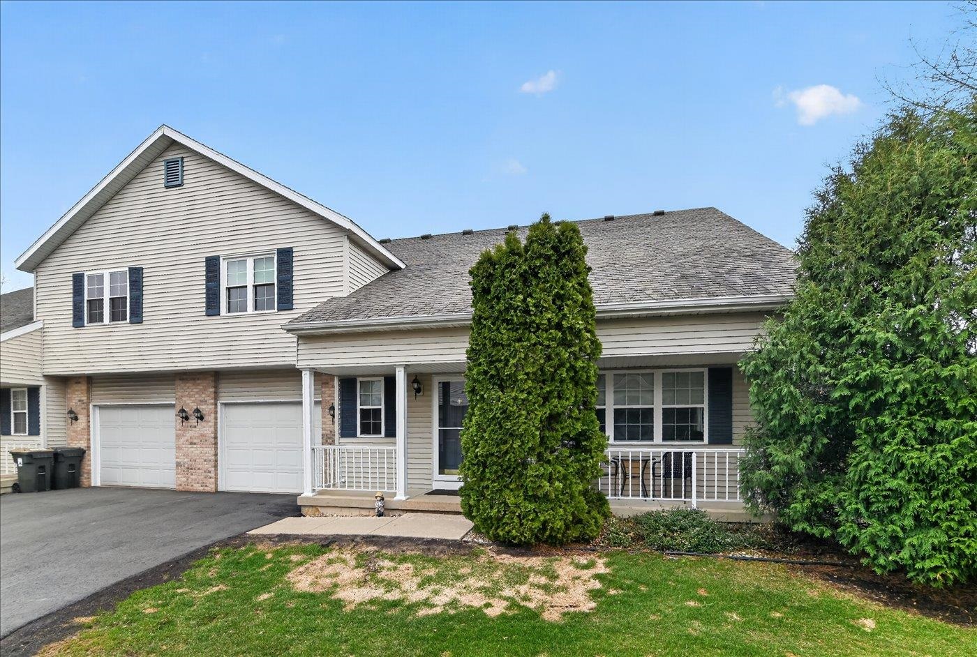 957 Chandler Lane Sun Prairie, WI 53590 - Photo 1 of 47