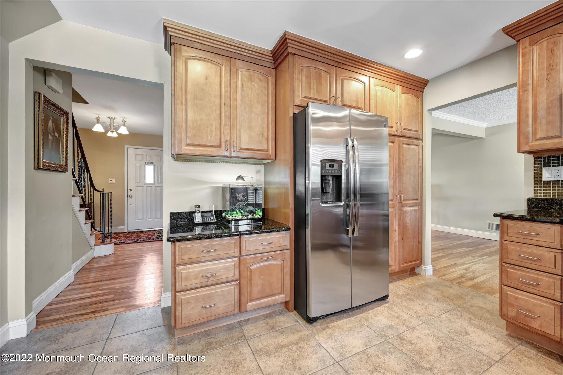 4 Sussex Road Morganville, NJ 07751 - Photo 12 of 55 12-23936756