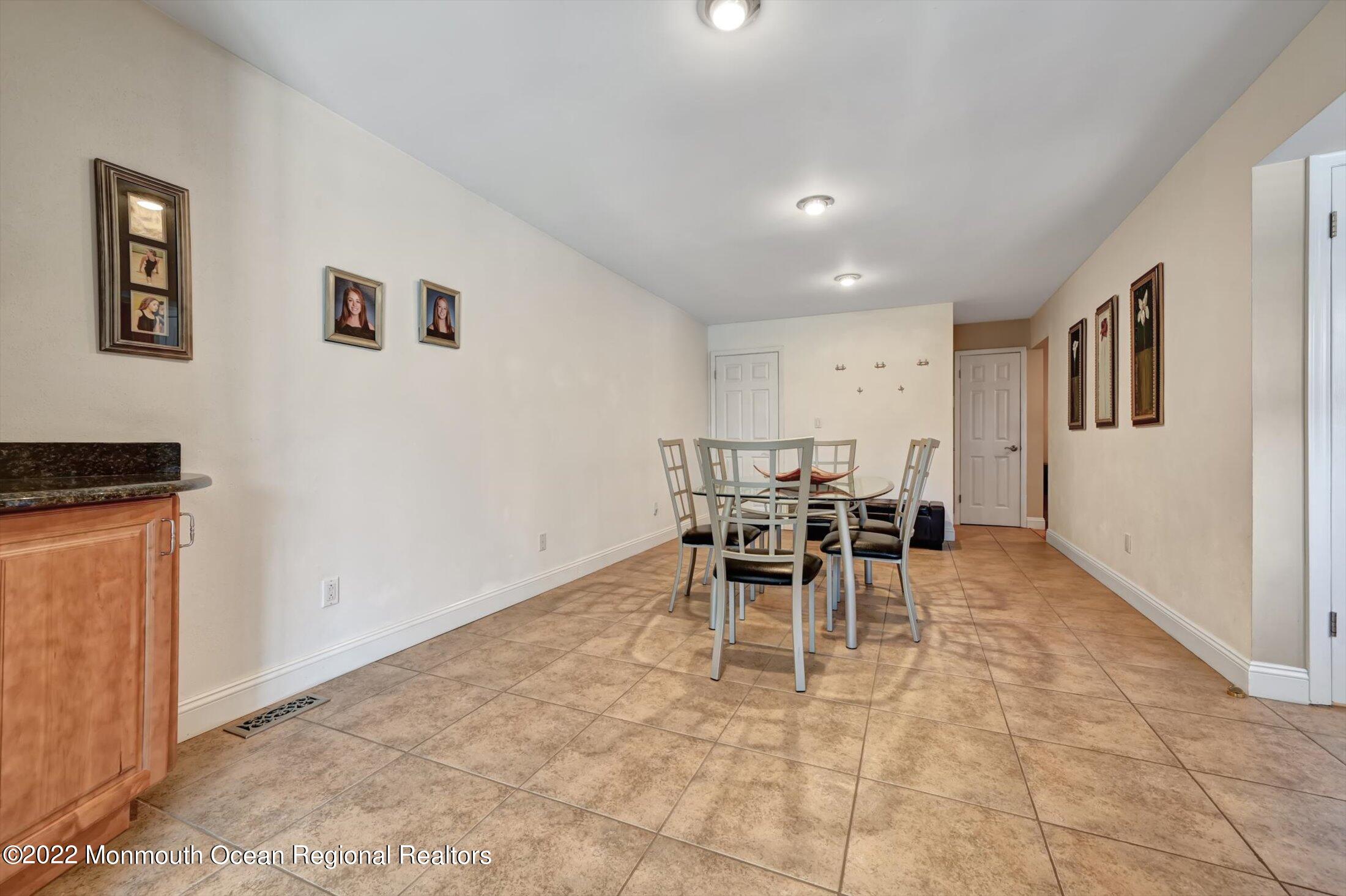 4 Sussex Road Morganville, NJ 07751 - Photo 15 of 55 15-23936759